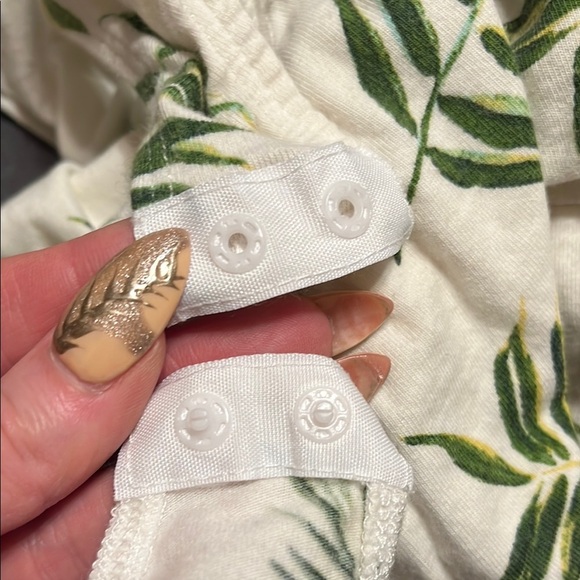 H&M White Sleeveless Vacation Bodysuit with Green Tropical Leaf Print - Picture 5 of 6